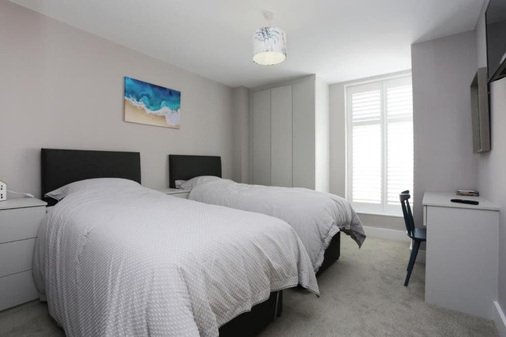 Bournecoast: Modern 2 Bed Flat With Patio - Fm8413 Apartamento Bournemouth