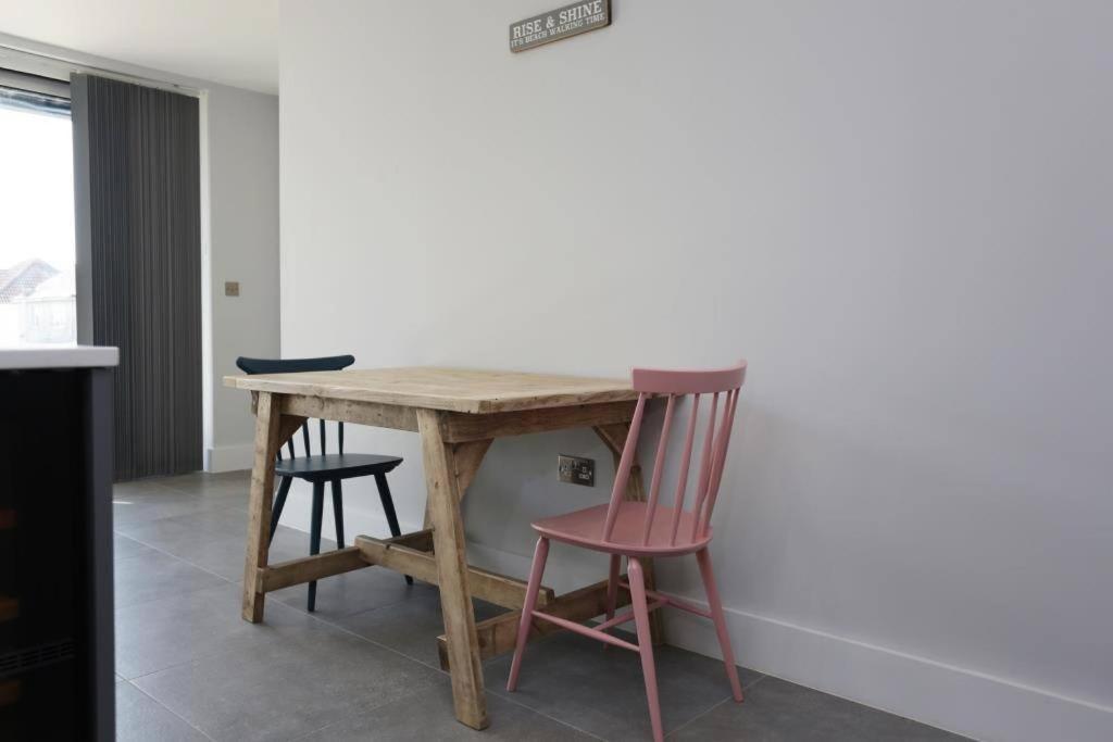 Bournecoast: Modern 2 Bed Flat With Patio - Fm8413 Apartamento