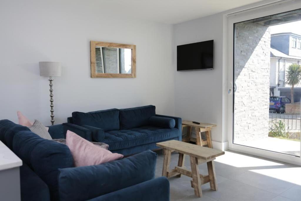 Bournecoast: Modern 2 Bed Flat With Patio - Fm8413 Apartamento *